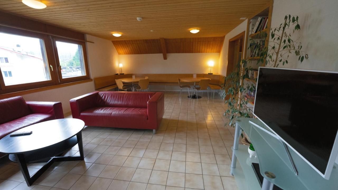 Delemont Youth Hostel מראה חיצוני תמונה