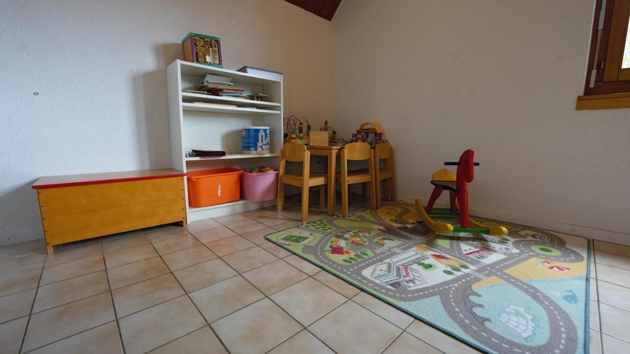 Delemont Youth Hostel מראה חיצוני תמונה
