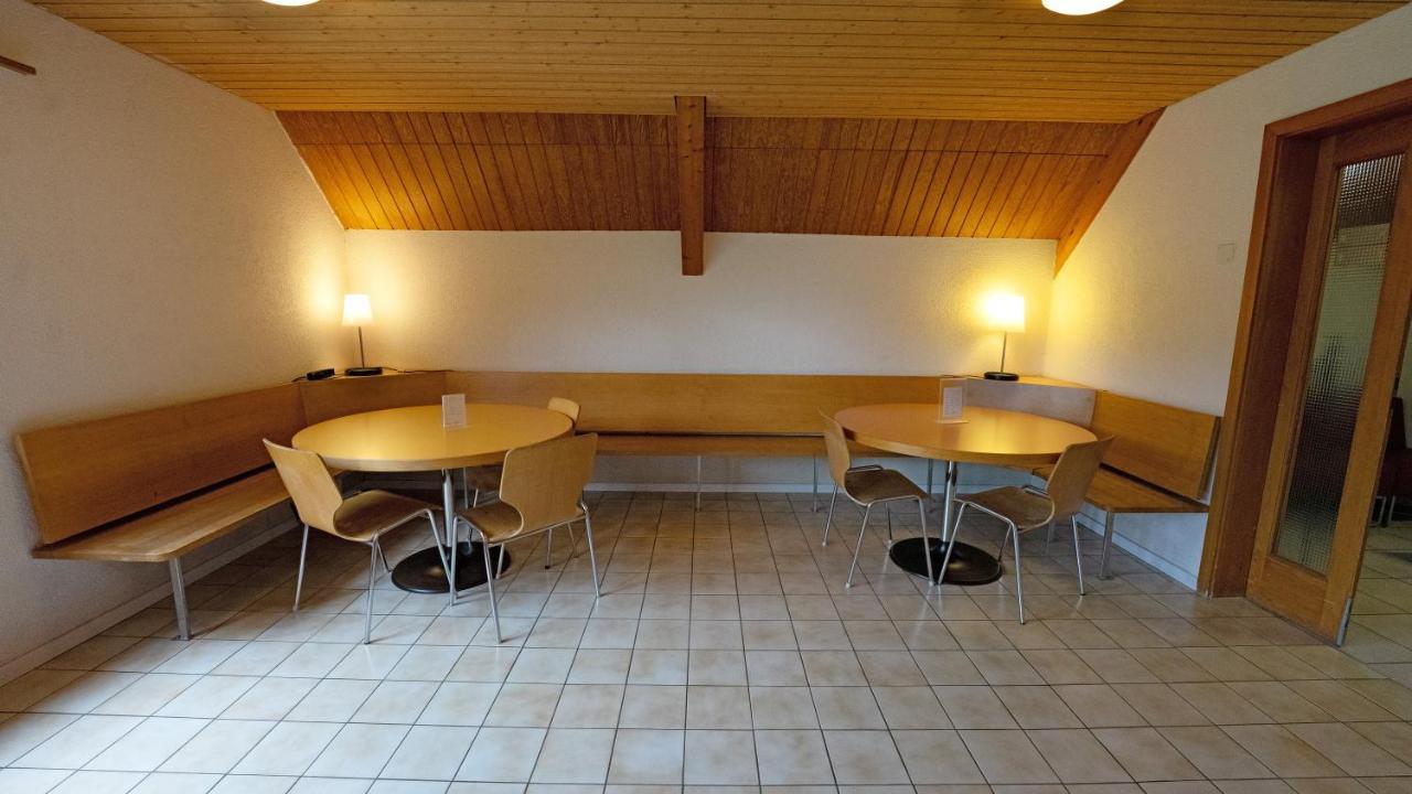 Delemont Youth Hostel מראה חיצוני תמונה