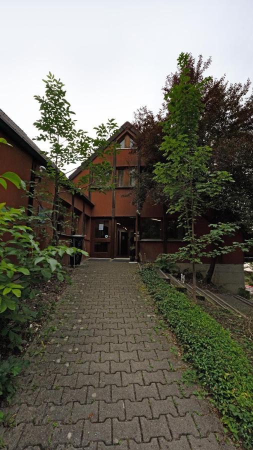 Delemont Youth Hostel מראה חיצוני תמונה