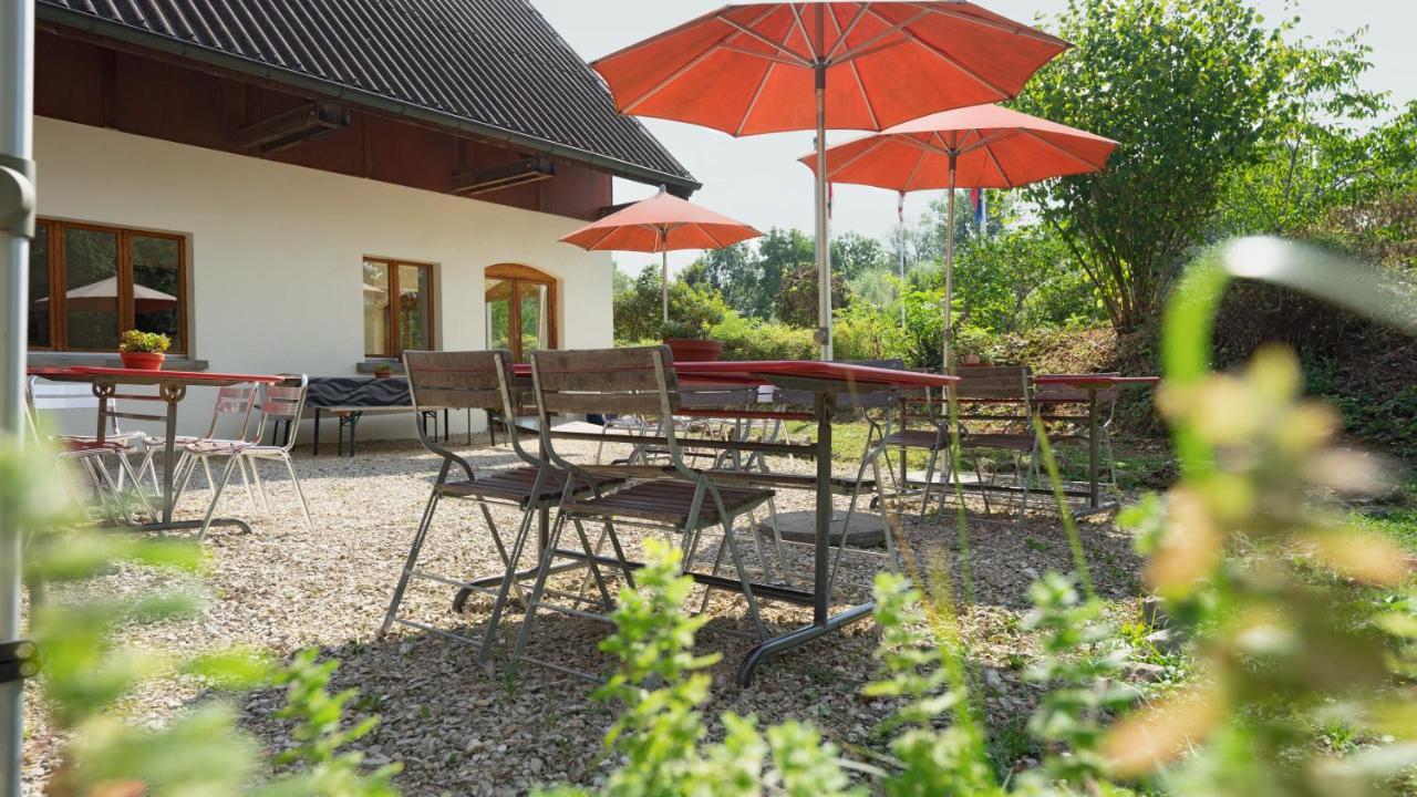 Delemont Youth Hostel מראה חיצוני תמונה