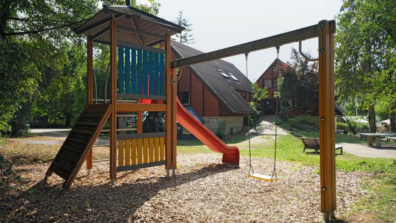 Delemont Youth Hostel מראה חיצוני תמונה