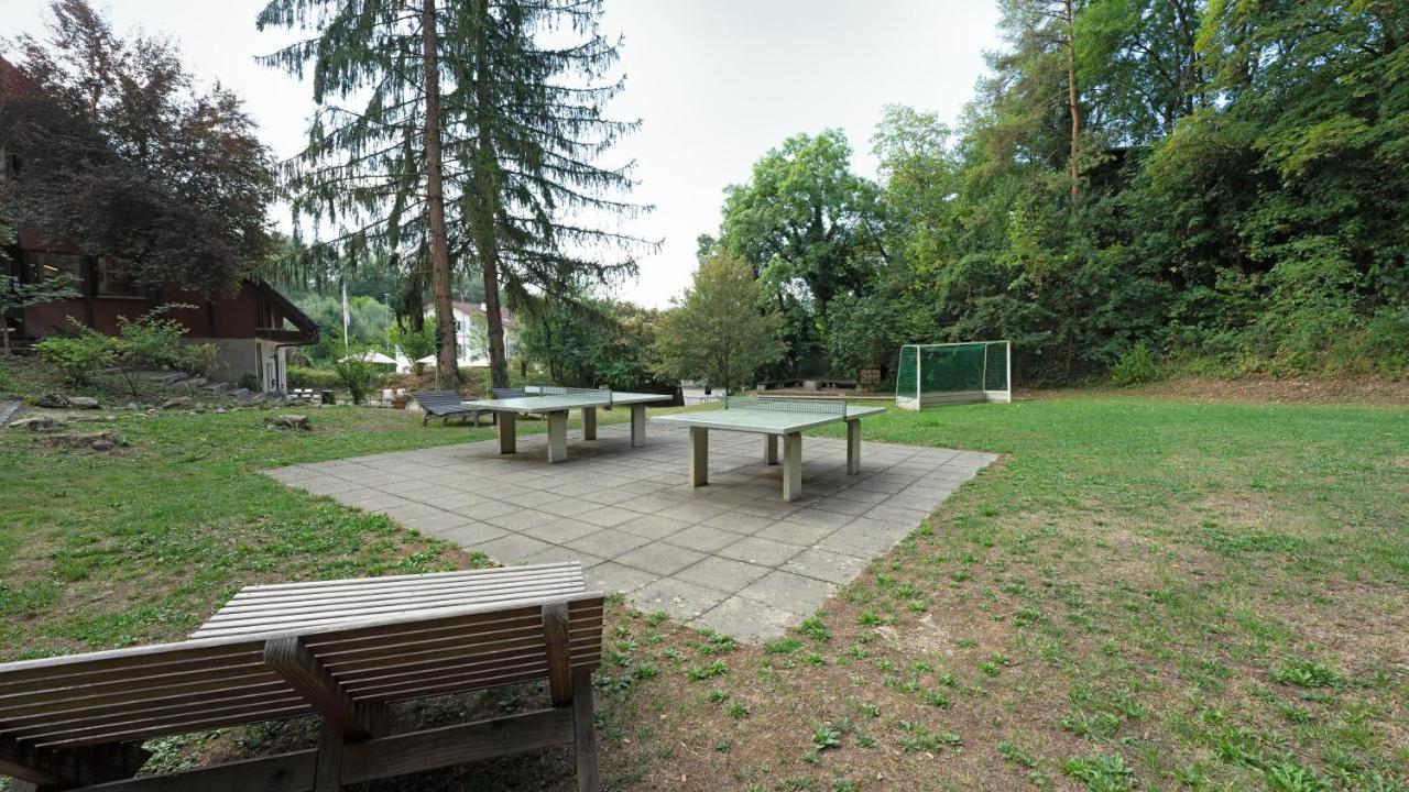 Delemont Youth Hostel מראה חיצוני תמונה