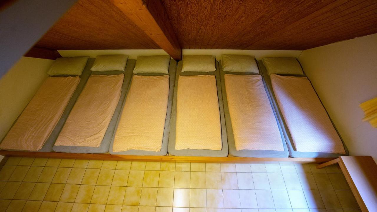 Delemont Youth Hostel מראה חיצוני תמונה