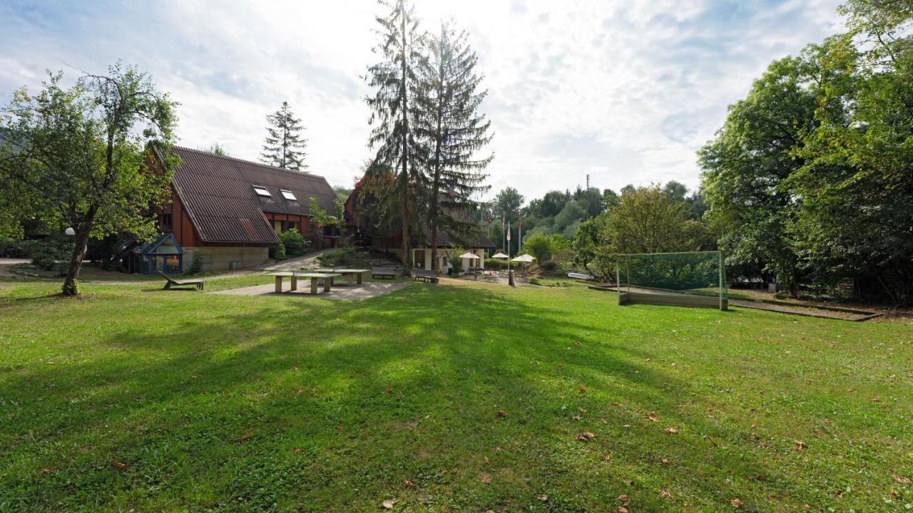 Delemont Youth Hostel מראה חיצוני תמונה