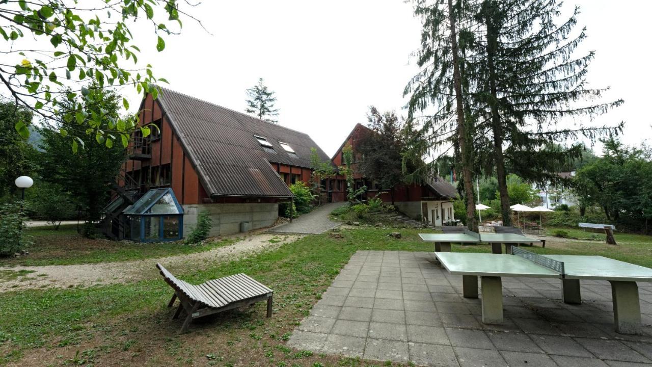 Delemont Youth Hostel מראה חיצוני תמונה