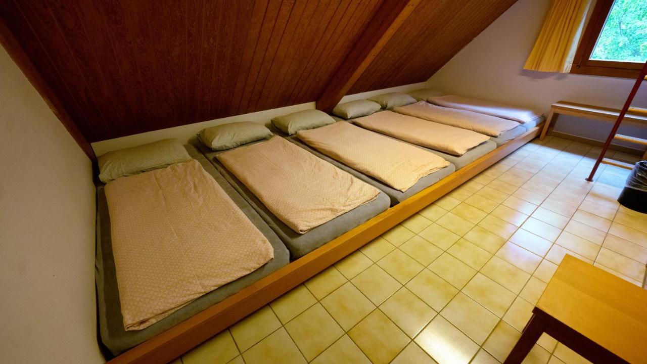 Delemont Youth Hostel מראה חיצוני תמונה