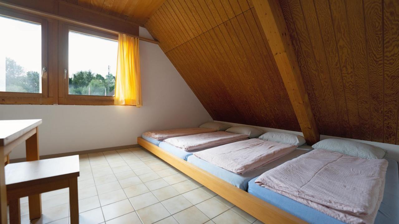 Delemont Youth Hostel מראה חיצוני תמונה