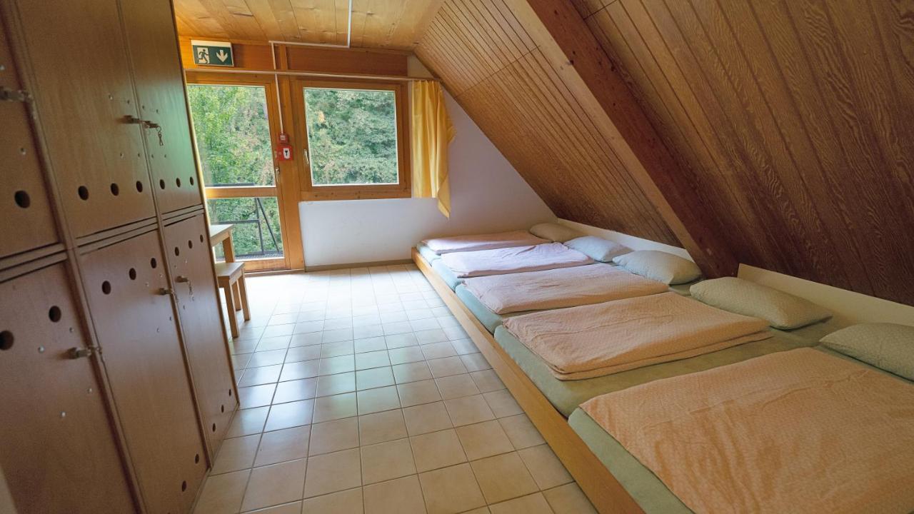 Delemont Youth Hostel מראה חיצוני תמונה