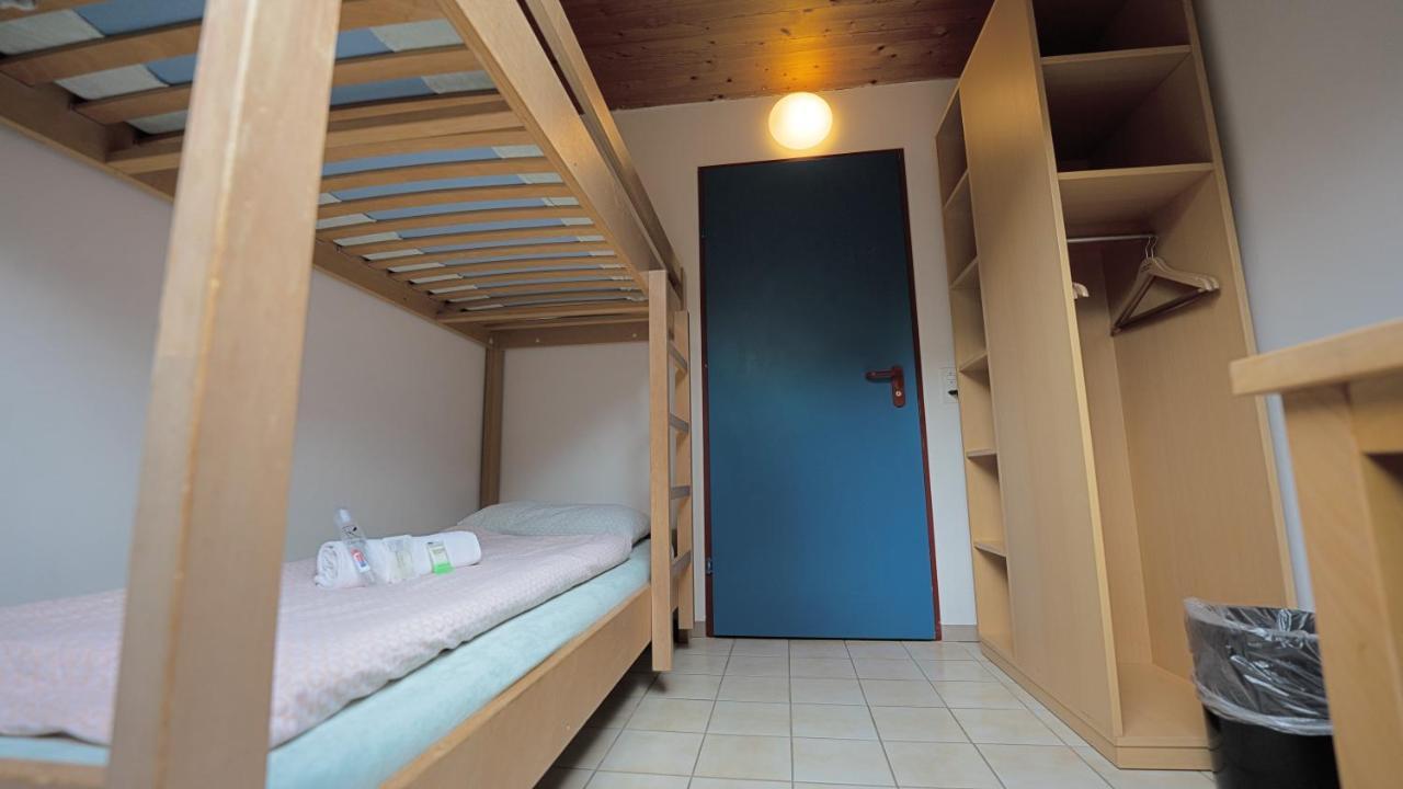Delemont Youth Hostel מראה חיצוני תמונה