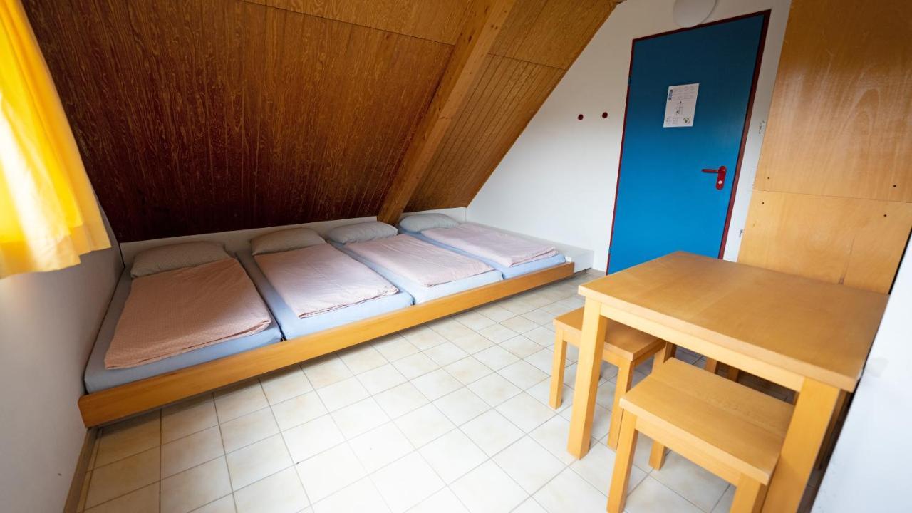 Delemont Youth Hostel מראה חיצוני תמונה