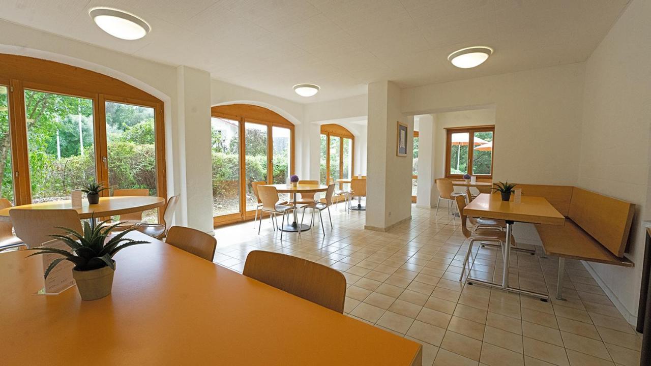 Delemont Youth Hostel מראה חיצוני תמונה