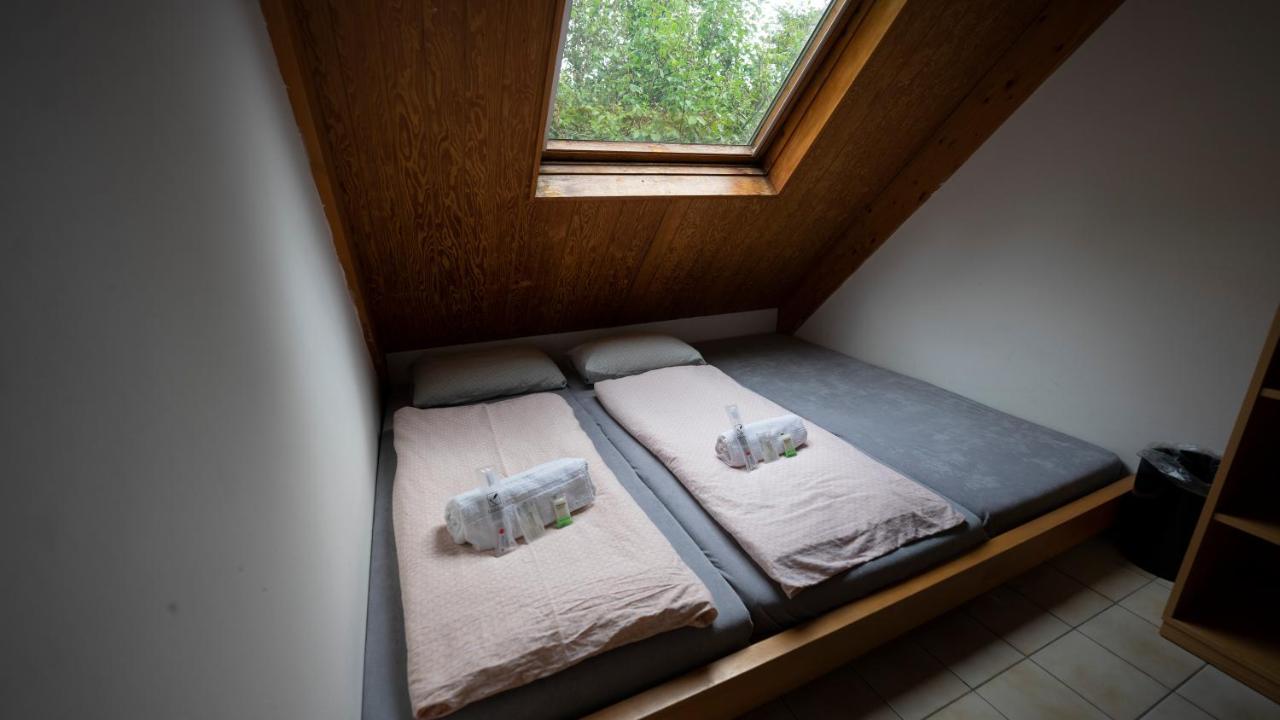 Delemont Youth Hostel מראה חיצוני תמונה